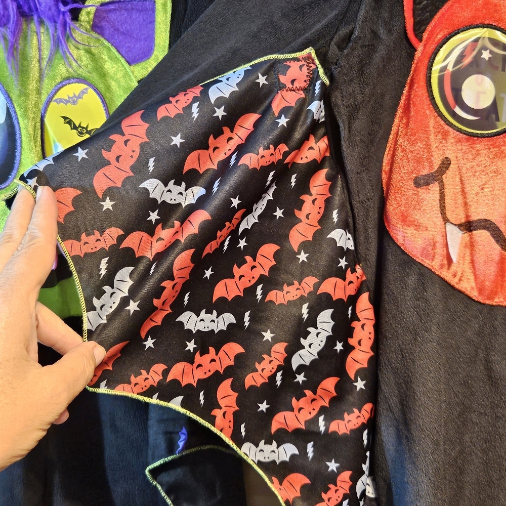 AS NEW 2nd of 2 matching 2-3 yrs Halloween onesie costume, red, holographic eyes - Picture 3 of 14